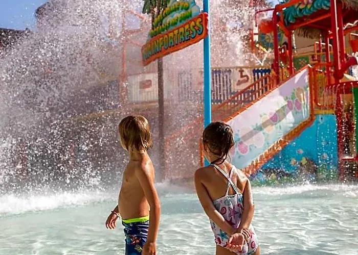 Grand Waterworld Makadi - Couples And Families Only Üdülőközpont 5*